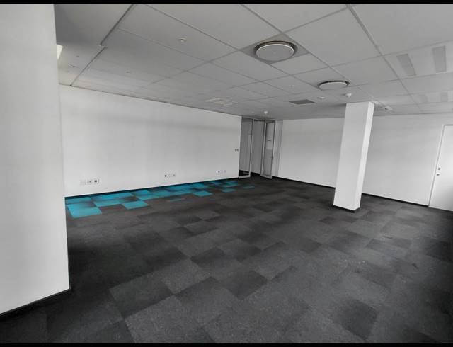 1,005M² OFFICE TO LET IN BRYANSTON